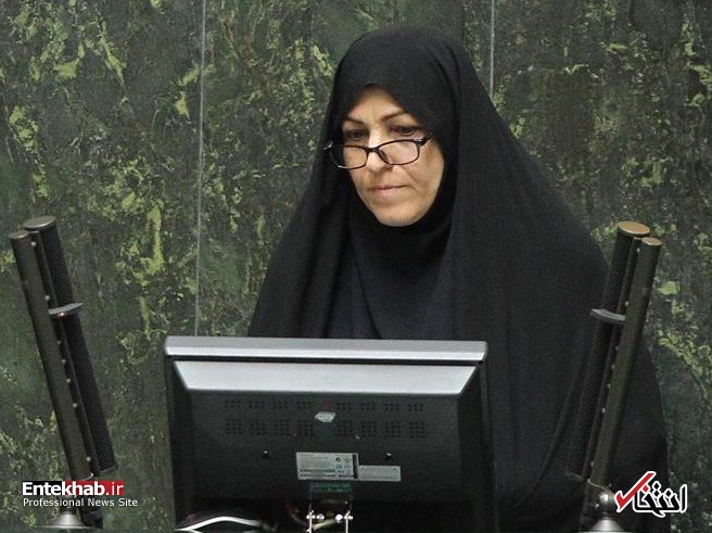نوع رفتارهای پرخطر در مدارس به فرهنگ و بافت اجتماعی بستگی دارد؛ حتی منطقه یک و منطقه 19 تهران هم متفاوتند / خشونت کلامی در دختران و خشونت غیرکلامی در پسران بیشتر است / وقتی رهبری هم درباره ماجرای مدرسه ای در غرب تهران پیام دادند، رسانه ملی باید اطلاع رسانی و پیگیری می کرد / اگر صورت مسئله را پاک کنیم، رفتارهای پرخطر بیشتر می شوند / بیشتر به فکر توجیه هستیم تا حل مسئله نوع رفتارهای پرخطر در مدارس به فرهنگ و بافت اجتماعی بستگی دارد؛ حتی منطقه یک و منطقه 19 تهران هم متفاوتند / خشونت کلامی در دختران و خشونت غیرکلامی در پسران بیشتر است / وقتی رهبری هم درباره ماجرای مدرسه ای در غرب تهران پیام دادند، رسانه ملی باید اطلاع رسانی و پیگیری می کرد / اگر صورت مسئله را پاک کنیم، رفتارهای پرخطر بیشتر می شوند / بیشتر به فکر توجیه هستیم تا حل مسئله