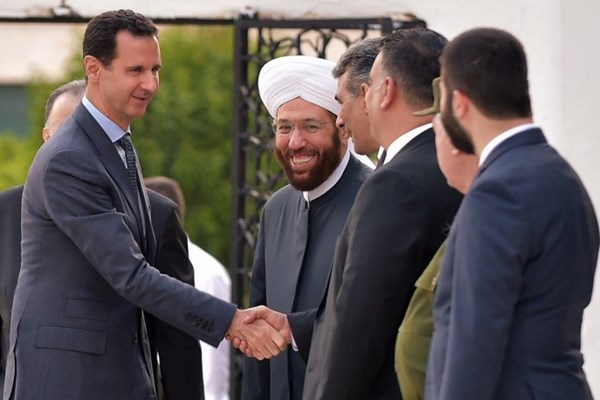 عکس / بشار اسد در نماز عید فطر
