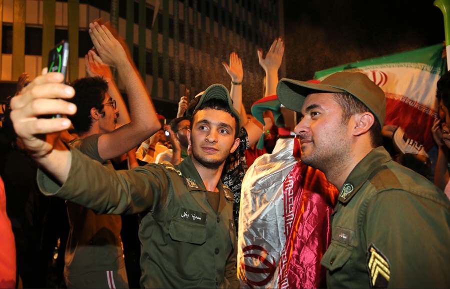 جانشین رئیس پلیس تهران: شب گذشته جشن پیروزی تیم ملی فوتبال در امنیت و انظباط کامل برگزار شد.