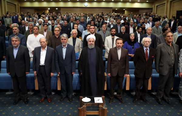 کدام هنرمندان به ضیاف افطاری حسن روحانی رفتند کدام هنرمندان به ضیاف افطاری حسن روحانی رفتند