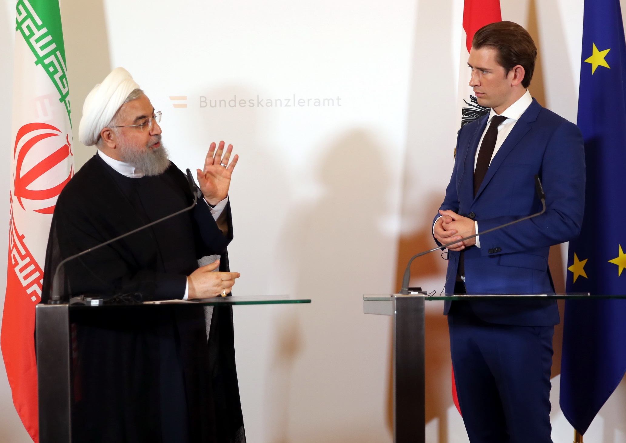 روحانی: برخی از کشورهای اروپایی، بدهکاری تاریخی به یهود دارند؛ ما به آن کار نداریم ولی ملت یهود به ما بدهکار است / ما ایرانیان در بابل، منجی یهود بودیم / آنها مدیون ما بودند اما نقش اسرائیل مخرب است؛ آنها به مردم فلسطین ظلم و از داعش حمایت میکنند روحانی: برخی از کشورهای اروپایی، بدهکاری تاریخی به یهود دارند؛ ما به آن کار نداریم ولی ملت یهود به ما بدهکار است / ما ایرانیان در بابل، منجی یهود بودیم / آنها مدیون ما بودند اما نقش اسرائیل مخرب است؛ آنها به مردم فلسطین ظلم و از داعش حمایت میکنند