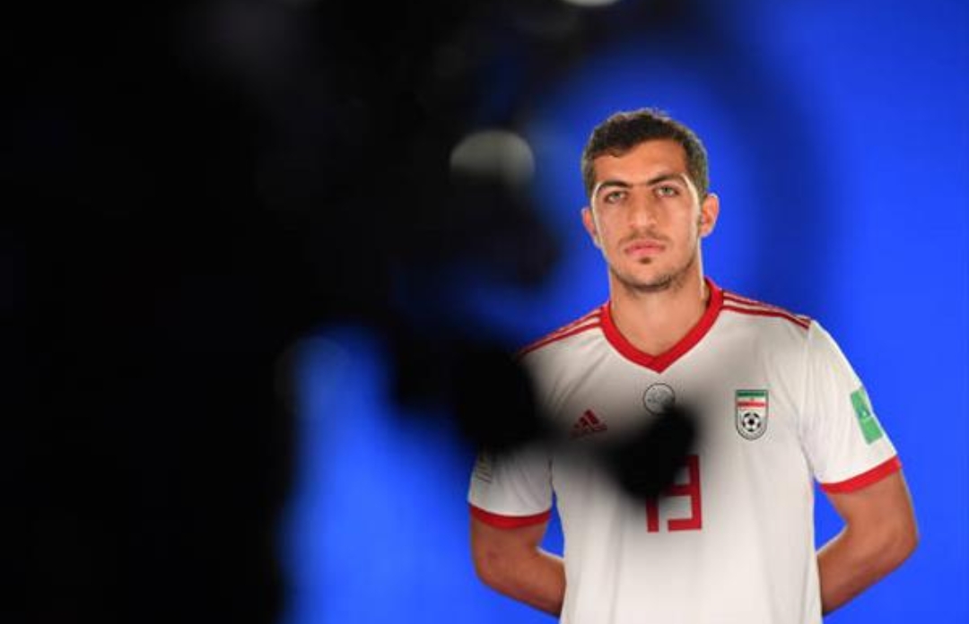 پافشاري حسيني براي جدايي و درخواست افتخاري از مدافع استقلال