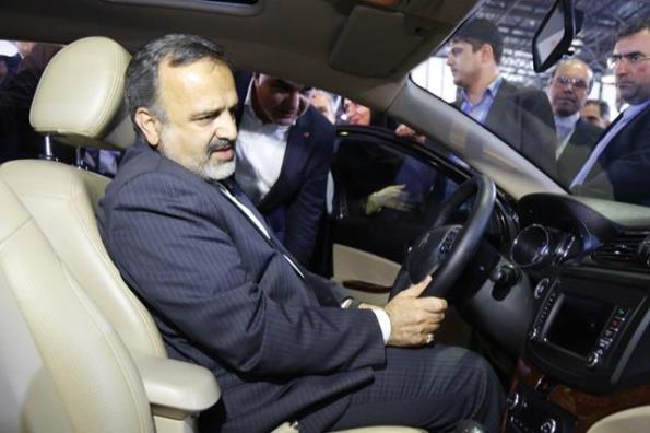 استاندار خراسان رضوی:محصولات جدید سایپا مناسب مصرف&zwnj;کننده ایرانی است