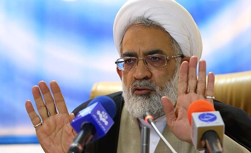 دادستان كل: ۶ وزیر از من خواستند تا برای رفع فیلتر توييتر جلسه بگذاریم، ولی من قبول نکردم ؛ زیرا شریک در جرم خواهم شد / تلگرام و اینستاگرام برای مردم &laquo;بلا&raquo; فراهم کرد