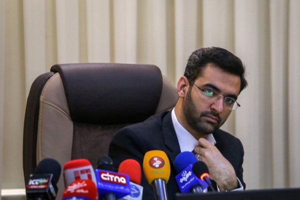 وزیر ارتباطات: دولتیهایی که به دستور رییس جمهور در مورد «انتشار بدون استثنا لیست ارزبگیران» عمل نمیکنند، خائن به مردمند / چرا از ١١ میلیارد یورو تخصیصی، تنها لیست ۲ میلیارد یورویی منتشر شده؛ بقیه کجا هستند؟ / میگویند با انتشار لیست، بازار بهم میریزد/ سودجویان ارز دولتی، ستون پنجم دشمن هستند وزیر ارتباطات: دولتیهایی که به دستور رییس جمهور در مورد «انتشار بدون استثنا لیست ارزبگیران» عمل نمیکنند، خائن به مردمند / چرا از ١١ میلیارد یورو تخصیصی، تنها لیست ۲ میلیارد یورویی منتشر شده؛ بقیه کجا هستند؟ / میگویند با انتشار لیست، بازار بهم میریزد/ سودجویان ارز دولتی، ستون پنجم دشمن هستند