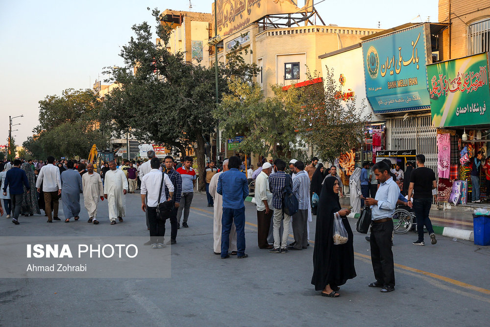 گزارش تصویری فروش ارز توسط اعراب کشورهای همسایه در قم