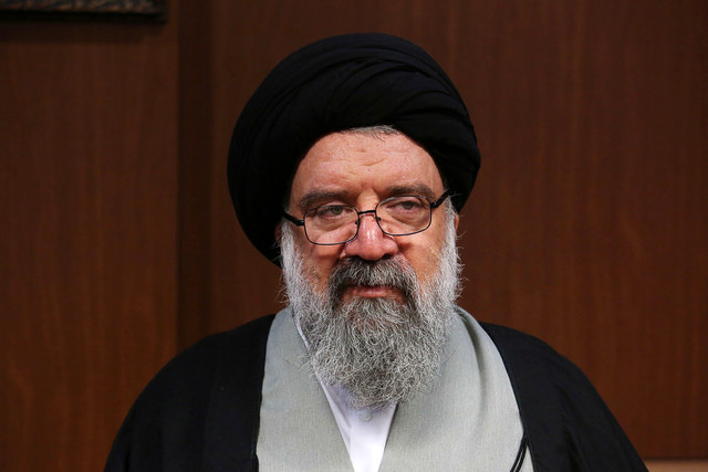 سید احمد خاتمی: مردم زندگی عزتمندانه را برابر تحریم ها ترجیح می دهند/ برابر تحریم ها باید ایستادگی کنیم