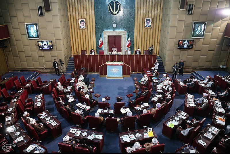 مجلس خبرگان رهبری :مسئولان همت خود را برای بهبود اقتصاد کشور بکار بندند