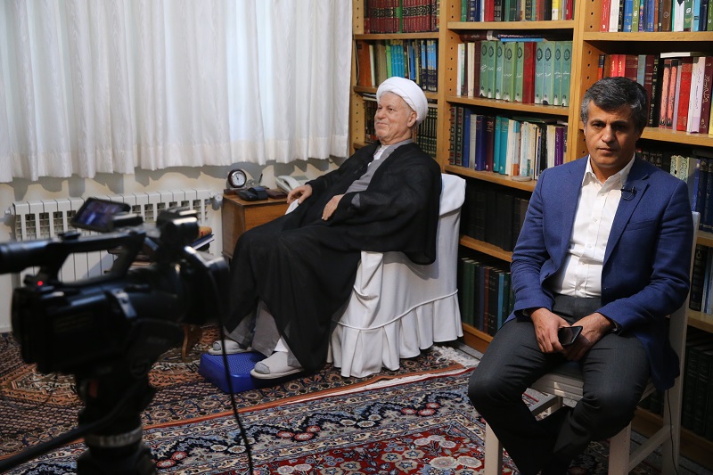نگاهی به خانهموزه یار دیرین امام/ آخرین صفحه کتابی که «آیتالله هاشمی» خواند +تصاویر خانه انقلاب. ارسال نشود