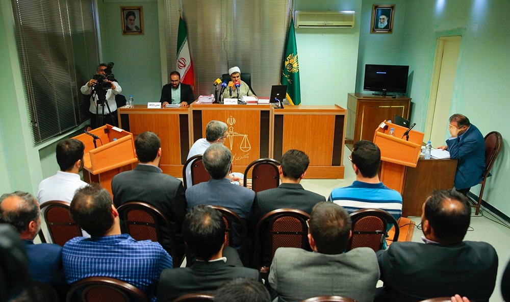 اولین تصویر از دادگاه علنی رسیدگی به اتهامات مشایی