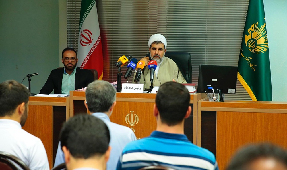 اولین تصویر از دادگاه علنی رسیدگی به اتهامات مشایی
