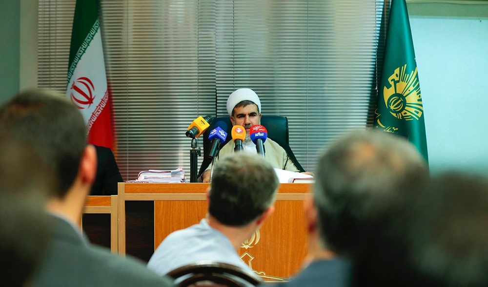 اولین تصویر از دادگاه علنی رسیدگی به اتهامات مشایی