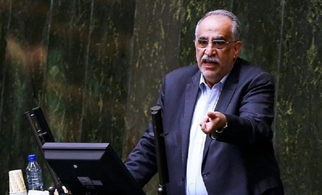 با تغییر وزیر اقتصاد نمیشود سر ملت را شیره مالید با تغییر وزیر اقتصاد نمیشود سر ملت را شیره مالید
