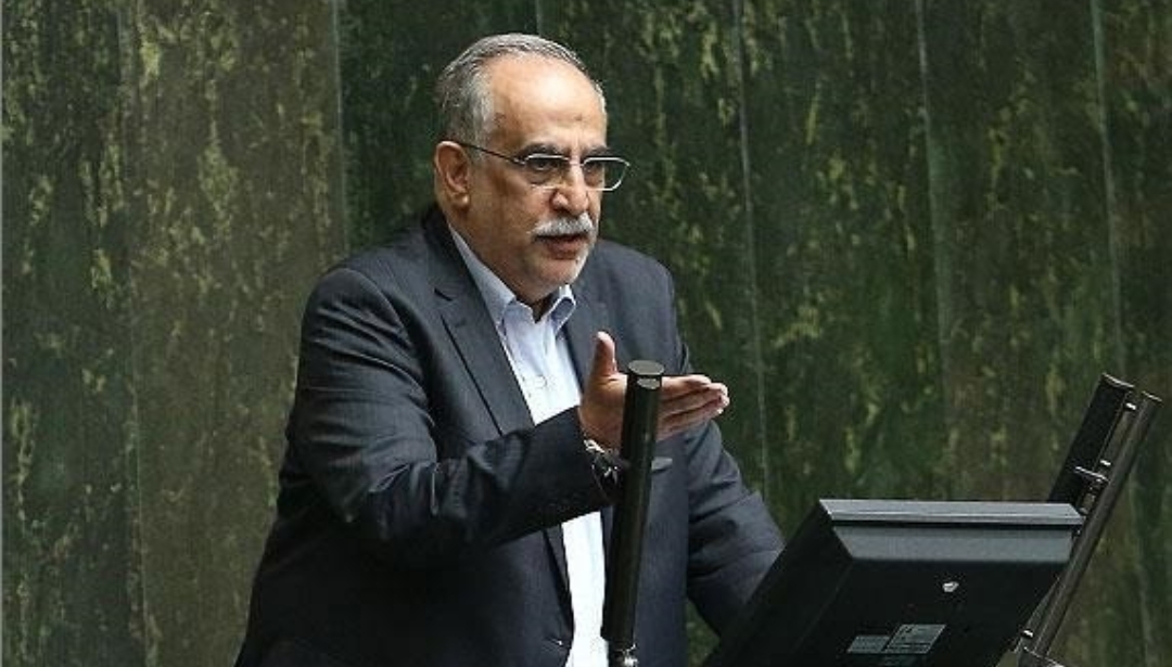 استیضاح وزیر اقتصاد نقض غرض است / آیا به این فکر کرده ايد اگر وزارت اقتصاد در این اوضاع اقتصادی، تا سه ماه بدون وزیر بماند، چه اتفاقی رخ می&zwnj;دهد؟