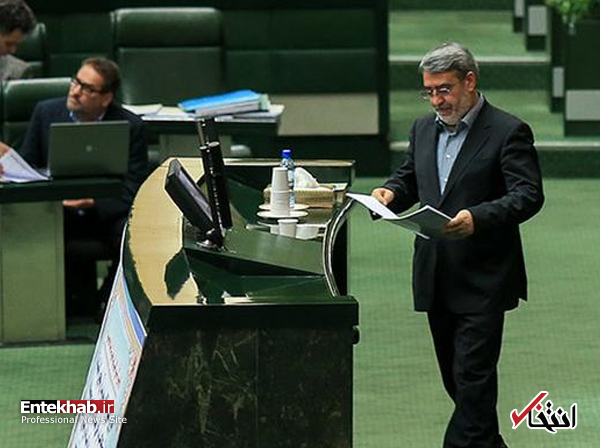 همه نوع نمایندهای در استیضاح وزیر کشور وجود دارد؛ از طیف امید تا اصولگراها و پایداری / در خوزستان استانداری دستور میدهد با کسی که به خاطر نان شب اعتراض میکند، برخورد شود، اما در قم که رییس جمهور را تهدید کردند، به گونهای دیگر برخورد میشود؛ اینها را وزیر کشور باید رصد کند / وزیر کشور درمورد سوالات حساس و مورد اصرار نمایندگان استیضاح کننده، جواب قانع کنندهای نداشت همه نوع نمایندهای در استیضاح وزیر کشور وجود دارد؛ از طیف امید تا اصولگراها و پایداری / در خوزستان استانداری دستور میدهد با کسی که به خاطر نان شب اعتراض میکند، برخورد شود، اما در قم که رییس جمهور را تهدید کردند، به گونهای دیگر برخورد میشود؛ اینها را وزیر کشور باید رصد کند / وزیر کشور درمورد سوالات حساس و مورد اصرار نمایندگان استیضاح کننده، جواب قانع کنندهای نداشت