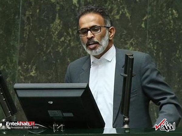 همه نوع نمایندهای در استیضاح وزیر کشور وجود دارد؛ از طیف امید تا اصولگراها و پایداری / در خوزستان استانداری دستور میدهد با کسی که به خاطر نان شب اعتراض میکند، برخورد شود، اما در قم که رییس جمهور را تهدید کردند، به گونهای دیگر برخورد میشود؛ اینها را وزیر کشور باید رصد کند / وزیر کشور درمورد سوالات حساس و مورد اصرار نمایندگان استیضاح کننده، جواب قانع کنندهای نداشت همه نوع نمایندهای در استیضاح وزیر کشور وجود دارد؛ از طیف امید تا اصولگراها و پایداری / در خوزستان استانداری دستور میدهد با کسی که به خاطر نان شب اعتراض میکند، برخورد شود، اما در قم که رییس جمهور را تهدید کردند، به گونهای دیگر برخورد میشود؛ اینها را وزیر کشور باید رصد کند / وزیر کشور درمورد سوالات حساس و مورد اصرار نمایندگان استیضاح کننده، جواب قانع کنندهای نداشت