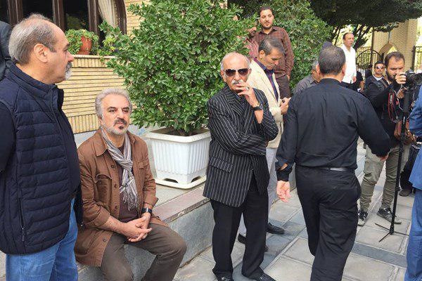 پیکر مجری ورزش و مردم روی دست مردم تشییع شد +تصاویر