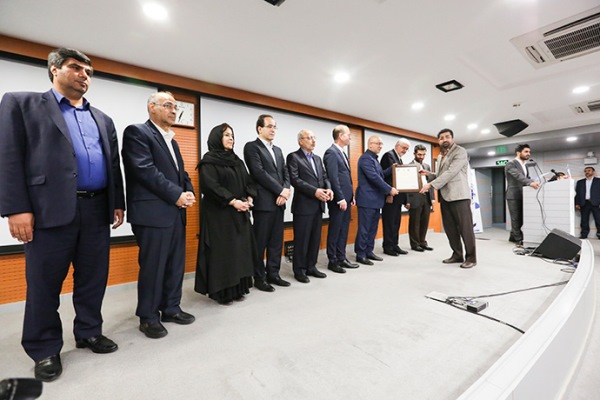 با حضور وزیر ارتباطات برگزار شد؛ نخستین کنفرانس بینالمللی مدیریت دانش با رویکرد توسعه با حضور وزیر ارتباطات برگزار شد؛ نخستین کنفرانس بینالمللی مدیریت دانش با رویکرد توسعه