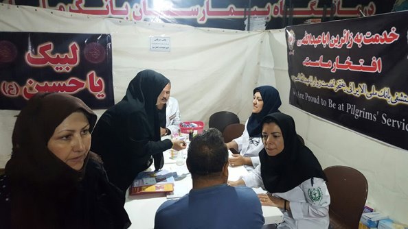 استقرار موکب درمانی بیمارستان بانک ملّی در مسیر زائران اربعین