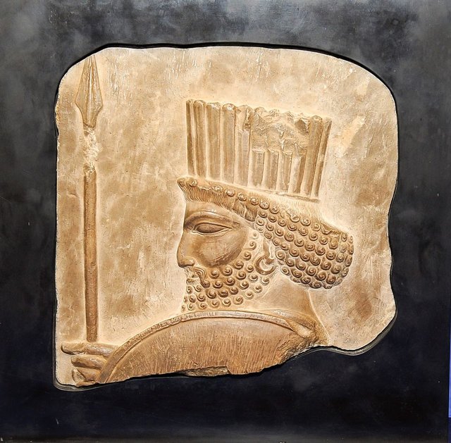 داستان ۸۰ سال سرگشتگی مجسمه ایرانی در غرب