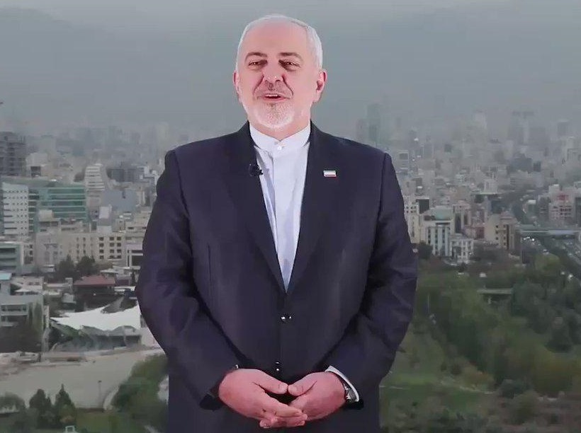 پیام ویدیویی ظریف: هدف تحریم ها، مردم ایران است / دنبال شرکت ها گشته بودند و حتی شرکت های منحل شده را هم تحریم کردند / به جز چند کشور کوچک هیچ دولتی آمادگی پیروی از تحریمها را ندارد / تنهایی و عصبانیت از انزوای بین المللی در لحن مقام های آمریکا قابل مشاهده بود / روزهای بدی در انتظار دولت آمریکاست؛ بیش از آنکه حتی به فکر منافع ملی آمریکا باشد، به فکر منافع یک گروه کوچک است / یقین دارم دولت ترامپ مجبور خواهد شد سیاست خود را تغییر دهد پیام ویدیویی ظریف: هدف تحریم ها، مردم ایران است / دنبال شرکت ها گشته بودند و حتی شرکت های منحل شده را هم تحریم کردند / به جز چند کشور کوچک هیچ دولتی آمادگی پیروی از تحریمها را ندارد / تنهایی و عصبانیت از انزوای بین المللی در لحن مقام های آمریکا قابل مشاهده بود / روزهای بدی در انتظار دولت آمریکاست؛ بیش از آنکه حتی به فکر منافع ملی آمریکا باشد، به فکر منافع یک گروه کوچک است / یقین دارم دولت ترامپ مجبور خواهد شد سیاست خود را تغییر دهد