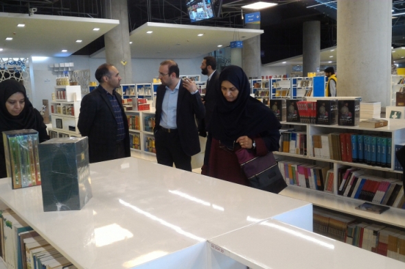 کتابگردی یک روزه رئیس سازمان ملی استاندارد +تصاویر