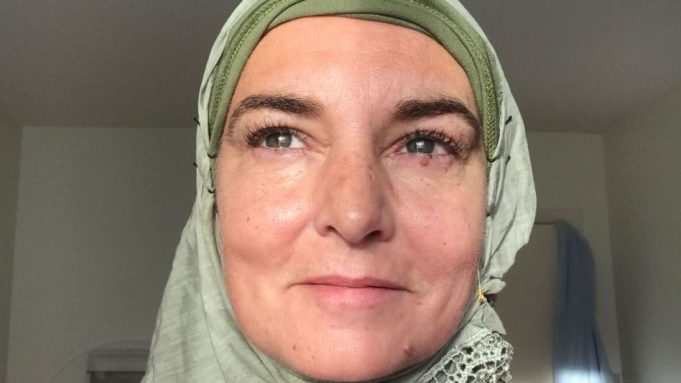 خواننده زن ایرلندی مسلمان شد و نام خود را تغییر داد +عکس