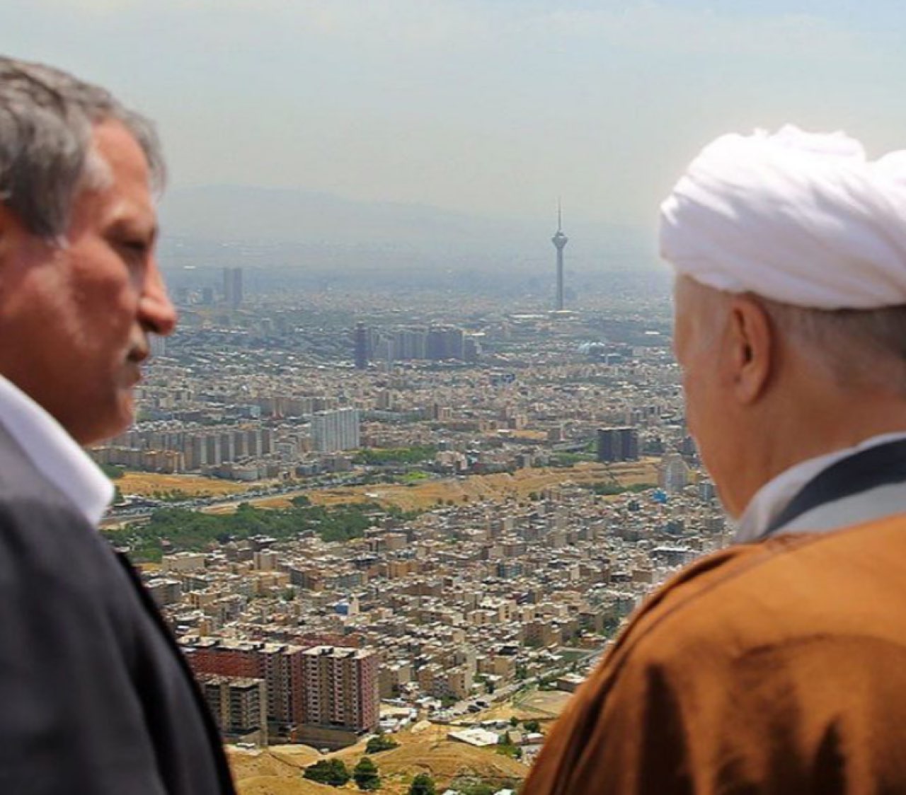 پاسخ محسن هاشمی به اتهام اخیر زاکانی: نسبت های ناروایی به آیت الله هاشمی دادید؛ گذشت زمان و روشن شدن حقایق تأثیری در کینه شما ندارد / این میزان دشمنی از سر اعتقادات اشتباه است / به گونه&zwnj;ای زبان و رفتار خود را کنترل کنیم که در محضر الهی، شرمگین و سرافکنده نباشیم