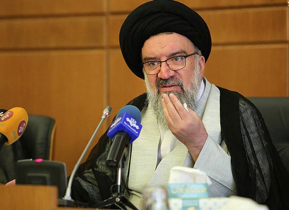 تایید انتصاب داماد سید احمد خاتمی در سازمان برنامه و بودجه / احمد خاتمی: به دامادها گفتهام همه مسئولیت کارهایتان با خودتان است تایید انتصاب داماد سید احمد خاتمی در سازمان برنامه و بودجه / احمد خاتمی: به دامادها گفتهام همه مسئولیت کارهایتان با خودتان است