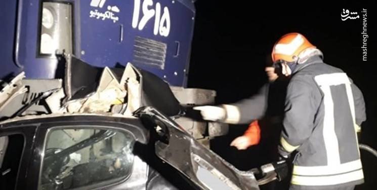 تصاویر | مرگ ۴سرنشین ۲۰۶ در تصادف با قطار تبریز - مشهد