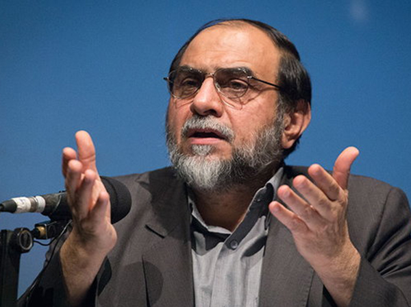 وقتی میگویند حتی آب خوردن دست دشمنان است نتیجهاش تحقیر میشود؛ فرد حقیر هر خیانتی انجام میدهد وقتی میگویند حتی آب خوردن دست دشمنان است نتیجهاش تحقیر میشود؛ فرد حقیر هر خیانتی انجام میدهد