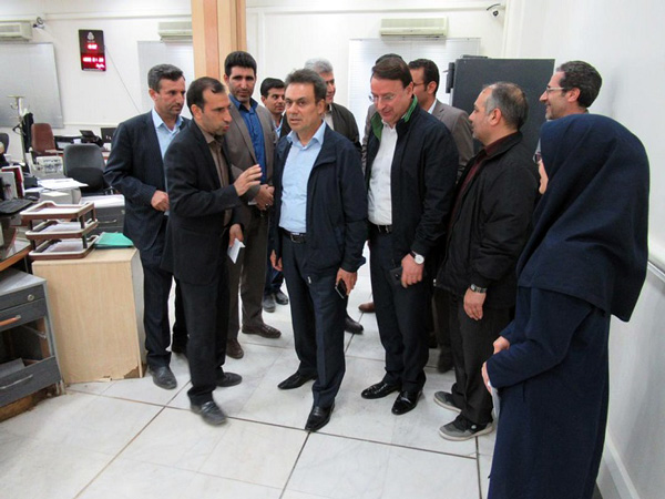 بازدید مدیرعامل بانک ملت از مناطق سیل زده استان لرستان