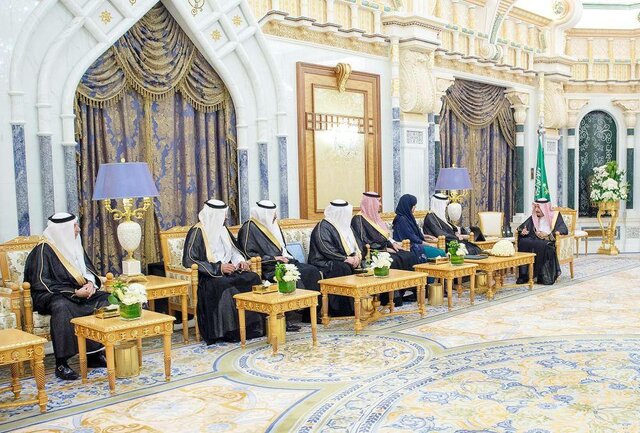 نخستین سفیر زن عربستان مقابل ملک سلمان سوگند یاد کرد