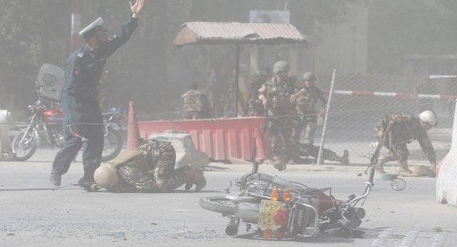 وقوع دو انفجار در هلمند افغانستان با ۲۷ کشته و مجروح/ زخمی شدن والی استان وقوع دو انفجار در هلمند افغانستان با ۲۷ کشته و مجروح/ زخمی شدن والی استان