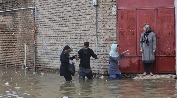 بهزیستی: منع قانونی برای جمع‌آوری کمک‌های مردمی برای سیل زدگان نداریم / برخی افراد بدون اطلاع اعلام کرده‌اند فقط هلال احمر و کمیته امداد حق اعلام شماره حساب دارند