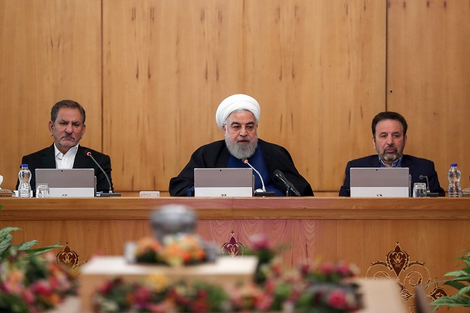تاخیر در اطلاع رسانی موجب تاسف بوده و ضرورت داشت که نخستین لحظات اطلاع مسئولان، مردم در جریان واقعه قرار می گرفتند/تشکیل دو کارگروه برای رسیدگی به موضوع جان باختن تعدادی از هم وطنان در کرمان و پیگیری حادثه سقوط هواپیمای مسافربری اوکراین
