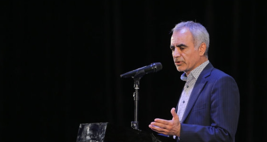 واکنش بهاروند به نامه شروط جدید کنفدراسیون فوتبال آسیا: باشگاه&zwnj;های ایرانی به هیچ وجه در زمین ثالث میزبانی نمی&zwnj;کنند / موضع فدراسیون همان موضع باشگاه&zwnj;ها است