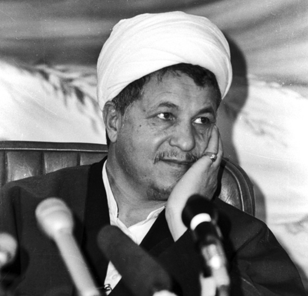 خاطرات آیت&zwnj;الله هاشمی؛ ۳۰ دی ۱۳۷۱ تا ۱۳۷۵: مهندس بازرگان در زوریخ، هنگام سوار شدن به هواپیما برای سفر به آمریکا جهت معالجه، سکته و فوت کرد؛ با کمک من، برای معالجه می&zwnj;رفتند / محمدجواد لاریجانی از کاندیداتوری خاتمی، در صورت ائتلاف با کارگزاران، اظهار نگرانی کرد