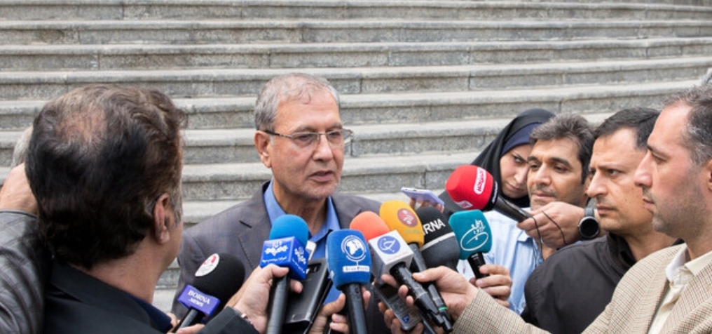 سخنگوی دولت: دولت بر تصویب لوایح FATF اصرار دارد /  مواضع دولت در این زمینه را ظریف، دژپسند و جنیدی اعلام می کنند / به تئوری &laquo;آب که از سر گذشت، چه یک وجب چه ده وجب&raquo; اعتقاد نداریم /  امیدواریم مجمع به دیدگاه های دولت توجه کند
