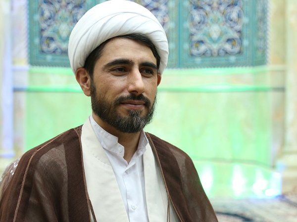 تنها رقیب آیت الله یزدی در قم: رقابت ما دوستانه است /  مردم حواس شان باشد انتخابات قم بین شاگرد و استاد است / وظیفه خبرگان حمایت از رهبری است