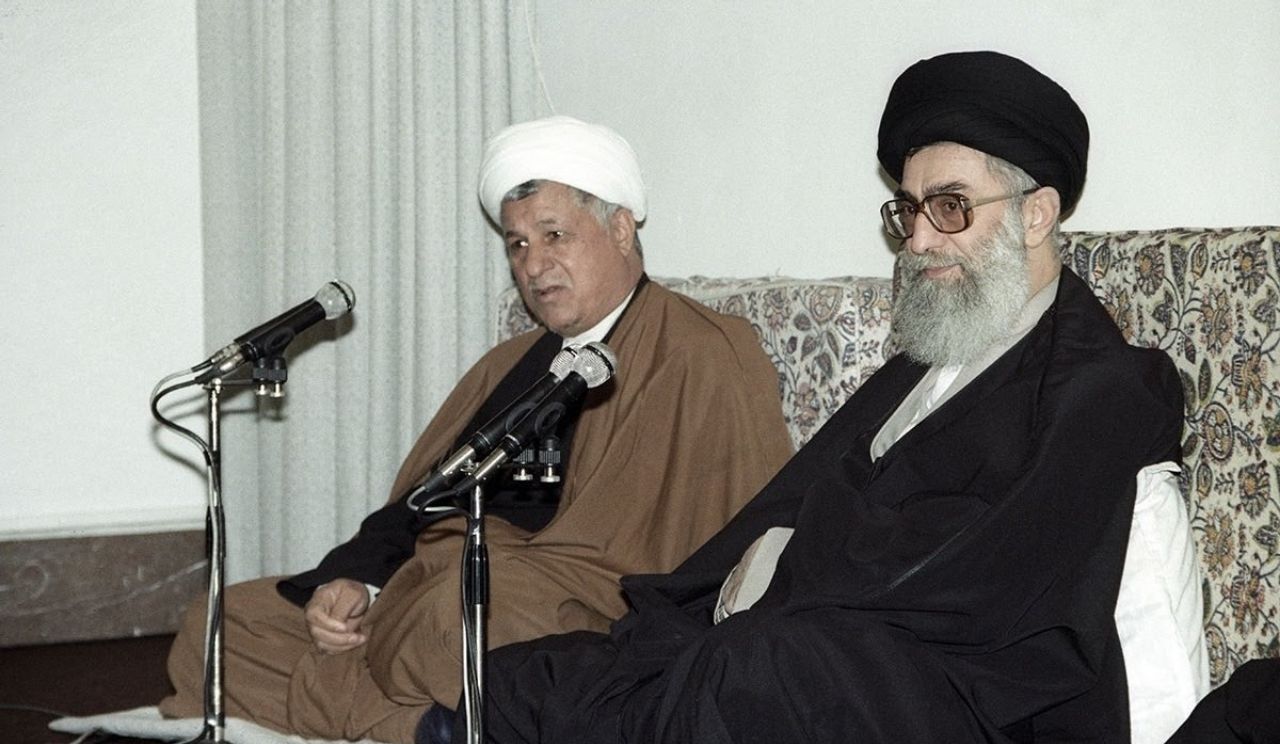 خاطرات آیت&zwnj;الله هاشمی؛ ۳۰ بهمن ۱۳۷۱ تا ۱۳۷۵: با رهبری در مورد خرید نیروگاه هسته ای از روس ها مذاکره کردیم / فیلم