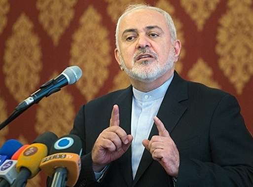 ظریف: ترامپ هنوز رؤیای دیدار دوجانبه را دارد تا میلش به &laquo;توافق ترامپ&raquo; را ارضا کند؛ این خوش&zwnj;خیالیست&zwnj; / تنها جای مذاکره، میز ۱+۵  است