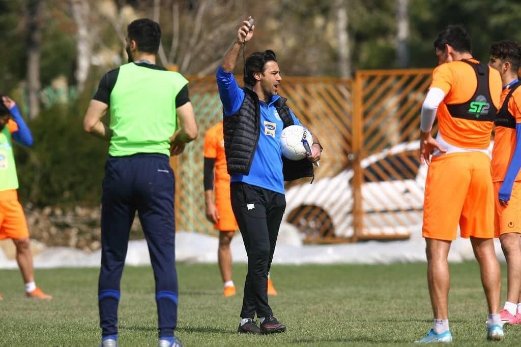 تست کرونا در تمرین استقلال