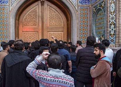 دستگیری ۶ نفر از هتاکان به حرم حضرت معصومه(س)/ جانشین فرمانده انتظامی قم: ۳ نفر وابسته به طیف خاصی بودند دستگیری ۶ نفر از هتاکان به حرم حضرت معصومه(س)/ جانشین فرمانده انتظامی قم: ۳ نفر وابسته به طیف خاصی بودند