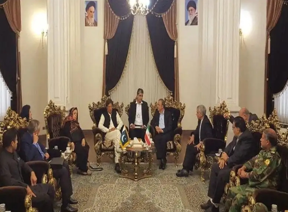نخست وزیر پاکستان: امیدواریم امکان سفر زمینی زائران پاکستانی به مشهد فراهم شود