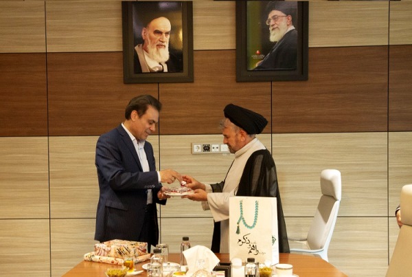 درنشست مدیران عامل بانک ملت و ستاد عمره و عتبات دانشگاهیان اعلام شد: ابلاغ دستورالعمل اعطای تسهیلات عتبات عالیات به دانشگاهیان در آینده ای نزدیک