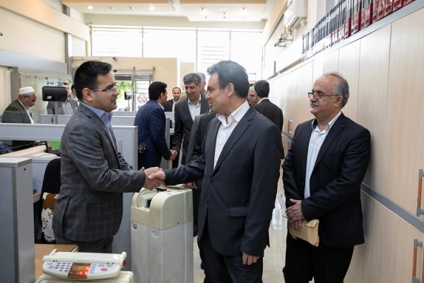 بازدید مدیرعامل بانک ملت از مناطق سیل زده استان گلستان