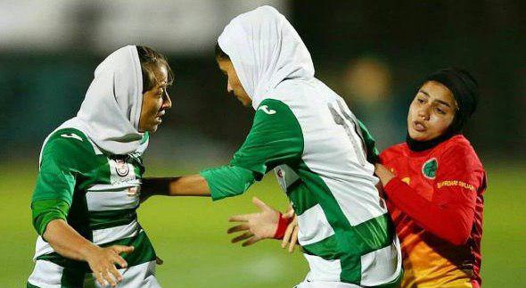 زد و خورد شدید در لیگ برتر فوتبال بانوان +تصاویر زد و خورد شدید در لیگ برتر فوتبال بانوان +تصاویر