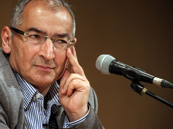 پاسخ غیرمستقیم بانک مرکزی به زیباکلام: انسداد حساب های بانکی به دستور مقام قضایی انجام می شود / ممانعت از اجرای دستور قضایی خارج از حیطه اختیارات بانک مرکزی است پاسخ غیرمستقیم بانک مرکزی به زیباکلام: انسداد حساب های بانکی به دستور مقام قضایی انجام می شود / ممانعت از اجرای دستور قضایی خارج از حیطه اختیارات بانک مرکزی است