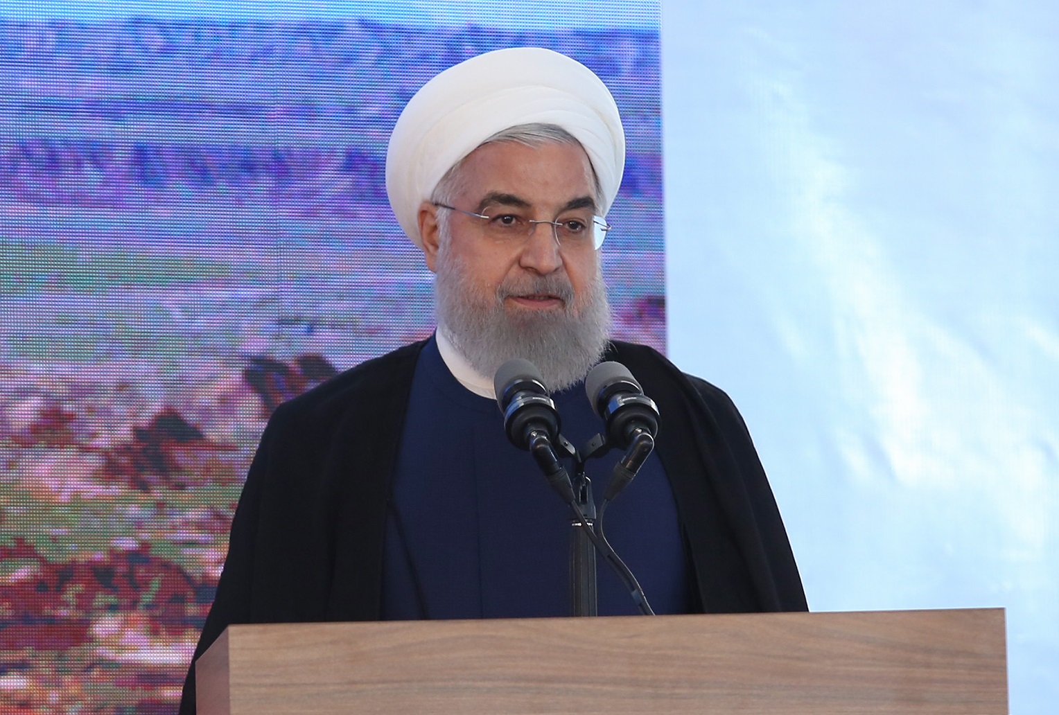 روحانی: پنتاگون به ترامپ گفته تهدید ایران خطرناک است/آمریکا ۲ ساعت پس از تهدید ایران، از موضعش عقبنشینی کرد/مقابل قلدرها تعظیم نمیکنیم روحانی: پنتاگون به ترامپ گفته تهدید ایران خطرناک است/آمریکا ۲ ساعت پس از تهدید ایران، از موضعش عقبنشینی کرد/مقابل قلدرها تعظیم نمیکنیم